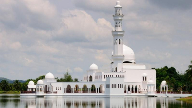 Tengku Tengah Zaharah Mosque