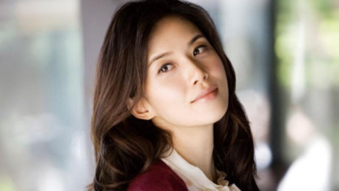 Lee Bo Young 