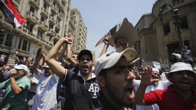 Massa Pendukung Mursi Berdemo di Kairo