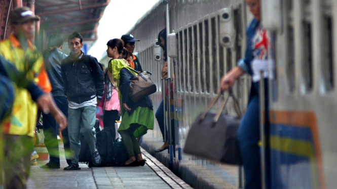 Arus Balik Mudik Lebaran 2013 di Stasiun Senen