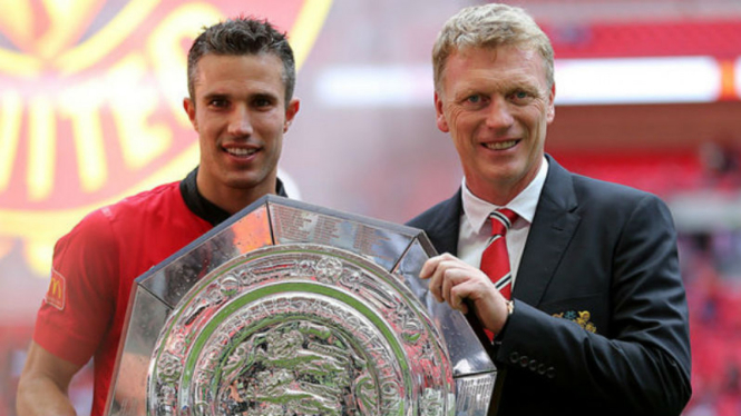 Robin van Persie (kiri) dan David Moyes (kanan)