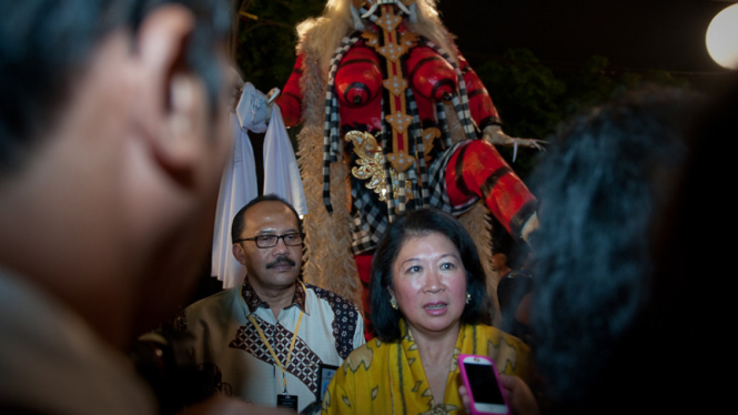 Mari Elka Pangestu Tinjau Lokasi Syuting Film Hollywood