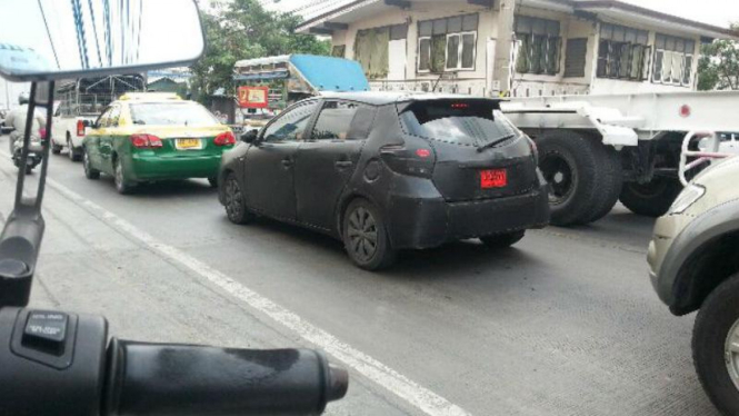 Spy Shots All New Yaris di Thailand