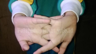 Bahaya Menggertakkan Tangan dan Jari Bagi Tulang