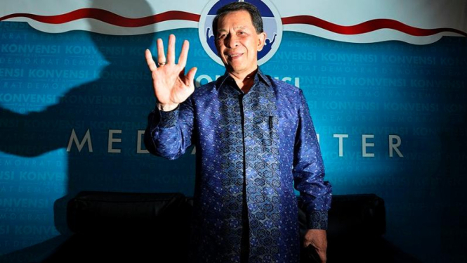 Gubernur Sulawesi Utara Sinyo H Sarundajang
