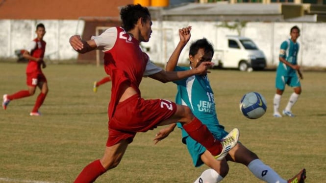 Pemain Timnas Indonesia U-19 saat hadapi Jember United