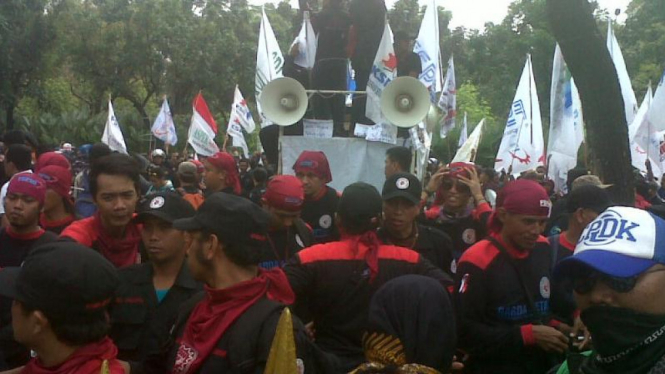 Demo buruh di Balai Kota Jakarta