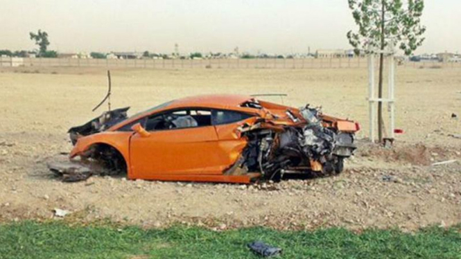 Lamborghini Gallardo LP560-4 kecelakaan di Arab Saudi