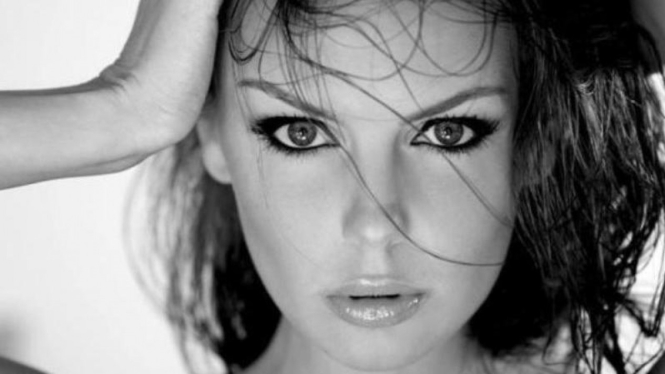 Yulia Loshagina, model Rusia
