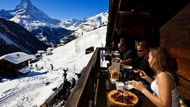 Restoran di Atas Pegunungan