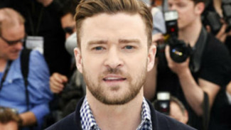 Insiden Gandeng Tangan Lawan Main di Bar, Justin Timberlake Minta Maaf