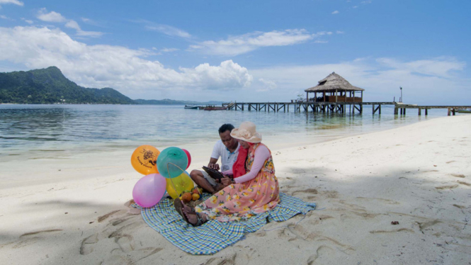 Pantai Ora di Maluku Tengah