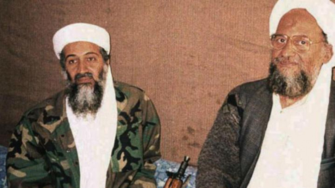 Ayman al-Zawahiri (kanan)