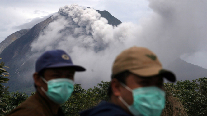 Gunung Sinabung Meletus