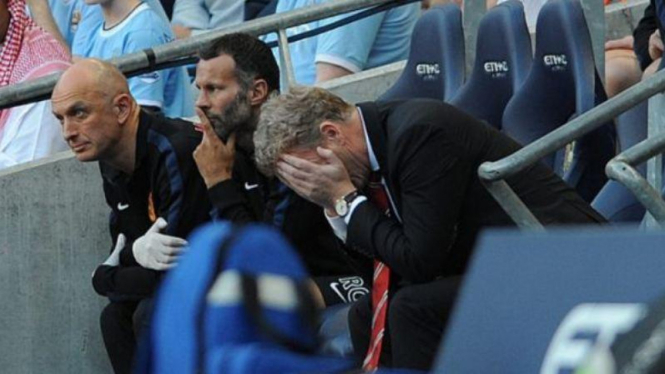 Reaksi pelatih Manchester United saat kalah 1-4 di kandang Manchester City