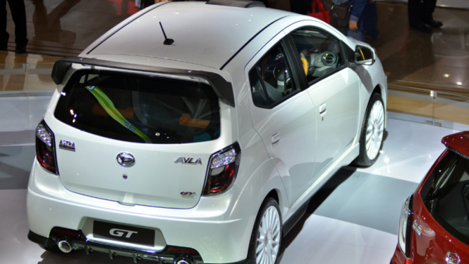 Mobil Murah di IIMS 2013