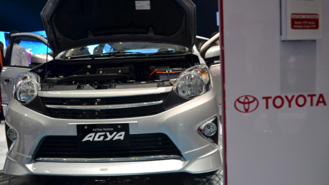 Mobil Murah di IIMS 2013