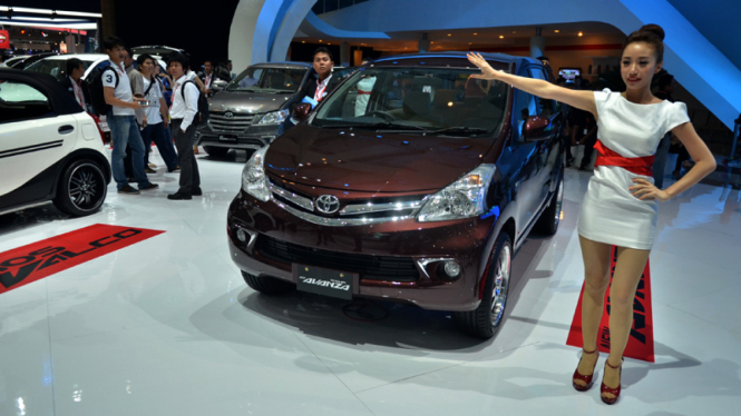 Toyota Avanza dipamerkan di ajang Indonesia International Motor Show 2013.