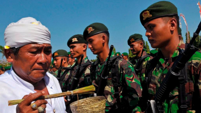 Pasukan pengamanan KTT APEC di Bali jalani ritual sebelum tugas