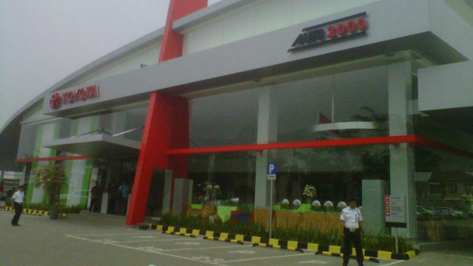 Dealer Auto2000 di Alam Sutera, Tangerang