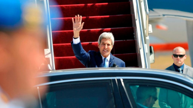 Utusan AS Menlu John Kerry tiba di Bali untuk KTT APEC