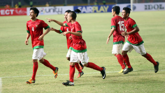 Pemain Indonesia meluapkan kegembiraan usai mencetak gol