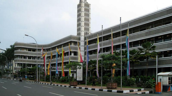 Hotel Savoy Homan, di Jalan Asia Afrika Bandung