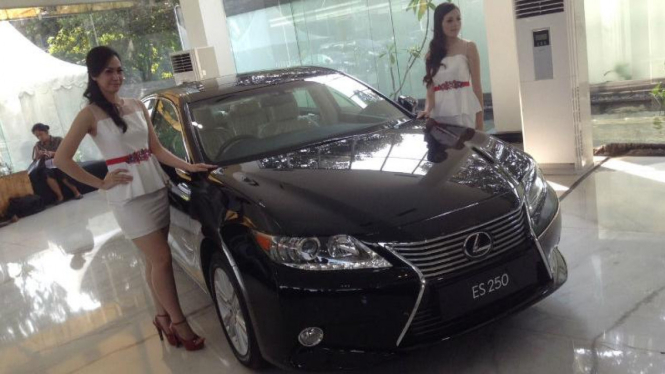 Peluncuran Lexus ES 250