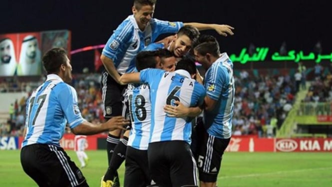 Pemain Argentina rayakan kemenangan