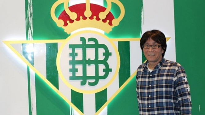Pencipta "Captain Tsubasa", Yoichi Takahashi, di markas Real Betis