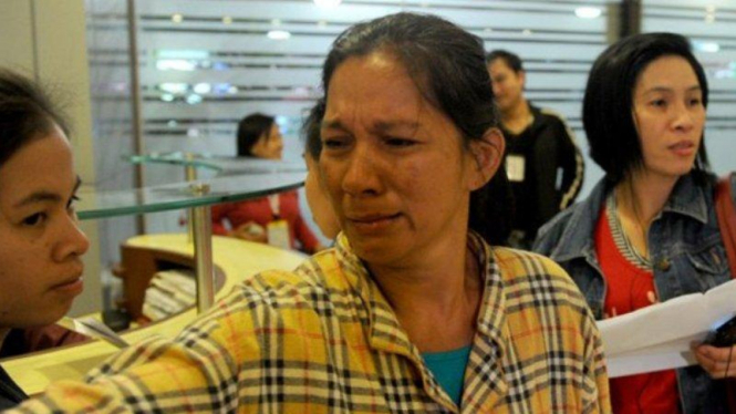 Amor Roxas, Tenaga Kerja Ilegal Asal Filipina