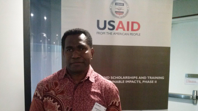 Reinardus Liborius, Warga Papua Peraih Beasiswa Prestasi USAID
