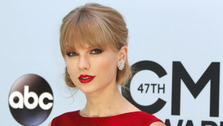 Lagu Putus Cinta Terbaru Taylor Swift untuk Tom atau Calvin?