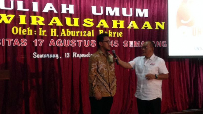 ARB memberi kuliah umum di Untag Semarang.
