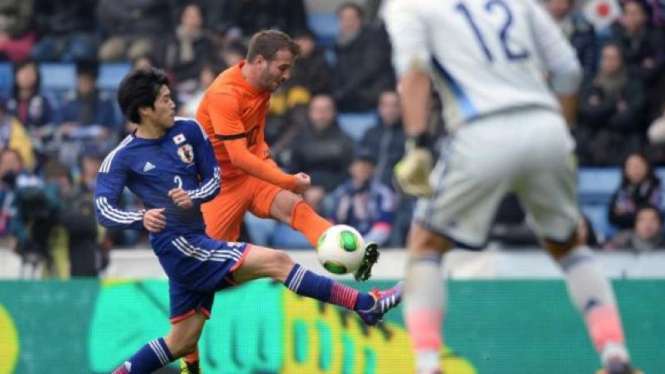 Pemain Belanda, Rafael van der Vaart, saat lawan Jepang