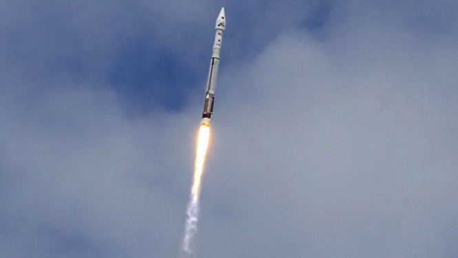 peluncuran roket atlas 5 untuk misi Mars