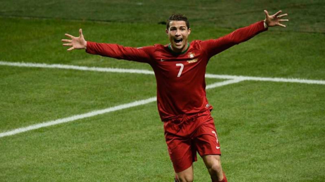 Pemain Timnas Portugal, Cristiano Ronaldo usai menjebol gawang Swedia