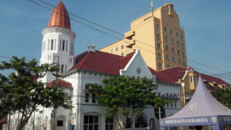 Gedung Cerutu yang Indah dan Unik di Surabaya