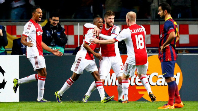 Ajax Amsterdam mengalahkan Barcelona