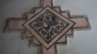 Ragam Motif Keramik Kuno di Masjid Agung Demak