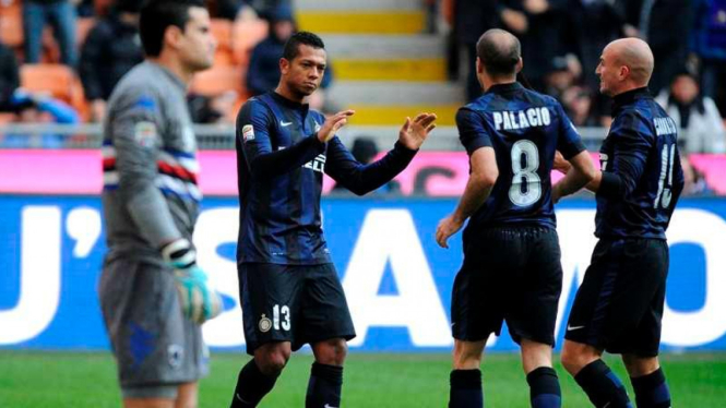 Pemain Inter Milan merayakan gol ke gawang Sampdoria.