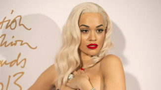 Rita Ora Dilarikan ke Rumah Sakit