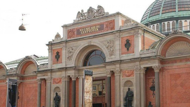 Gedung Ny Carlsberg Glyptotek di Copenhagen, Denmark