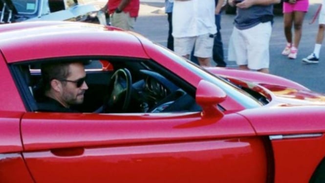 Paul Walker di mobil Porsche