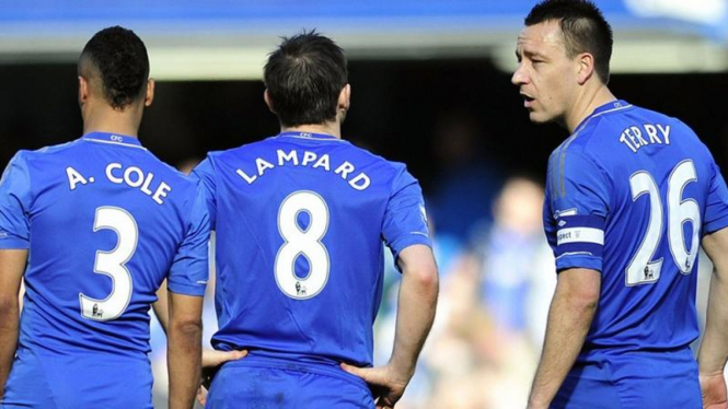 Tiga pemain Chelsea, Ashley Cole, Frank Lampard, dan John Terry