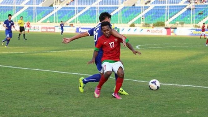 Indonesia saat hadapi Thailand di fase grup SEA Games 2013