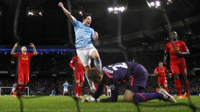 Reaksi Samir Nasri usai gol kedua Manchester City ke gawang Liverpool