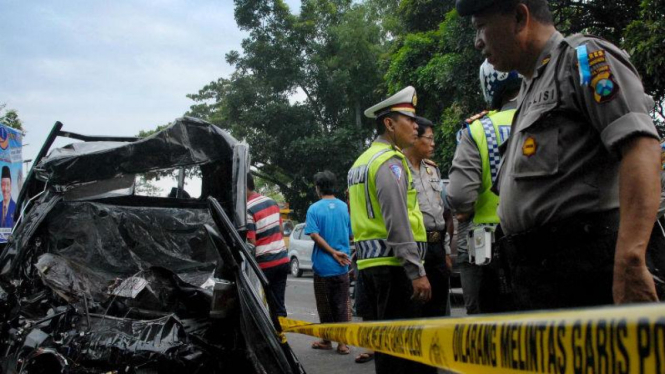 Kondisi mobil pikap yang tabrakan dengan truk gandeng