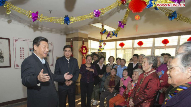 Presiden China, Xi Jinping (kiri)
