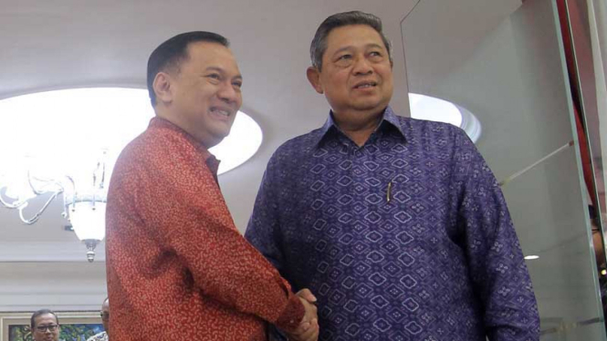 Presiden SBY Terima Gubernur BI & Ketua Dewan Komisioner OJK
